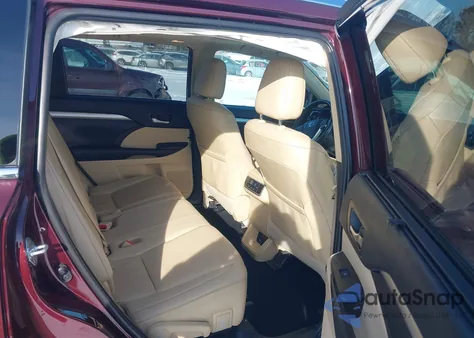 2019 Toyota Highlander Hybrid Xle z USA, uszkodzony, nr VIN 5TDJGRFH9KS064460